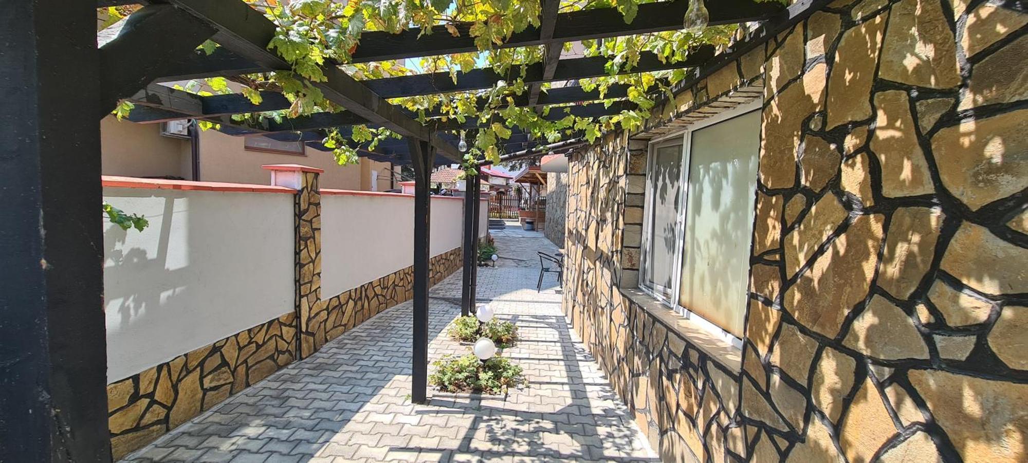 Sineva Guest House 라브다 외부 사진
